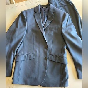 Men’s navy suit